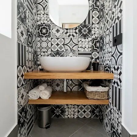 Vittoria Flat