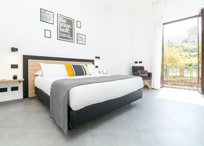 Vittoria Flat * Sorrento